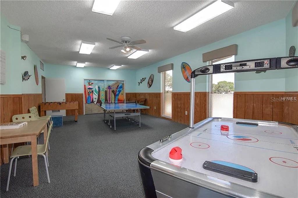 IMPERIAL POINT CONDO - Residential