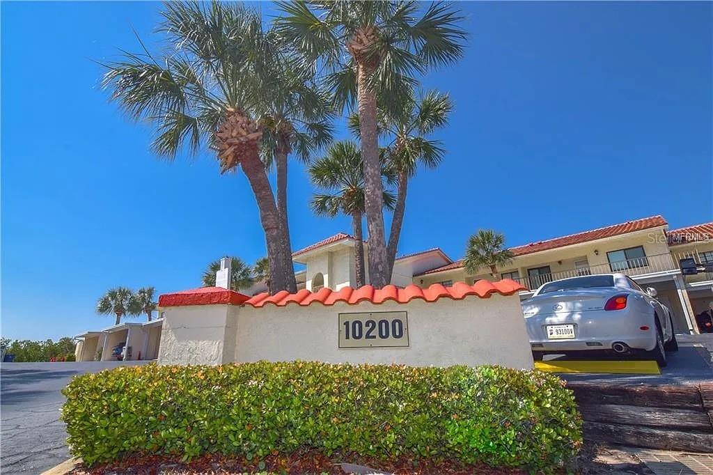 IMPERIAL POINT CONDO - Residential