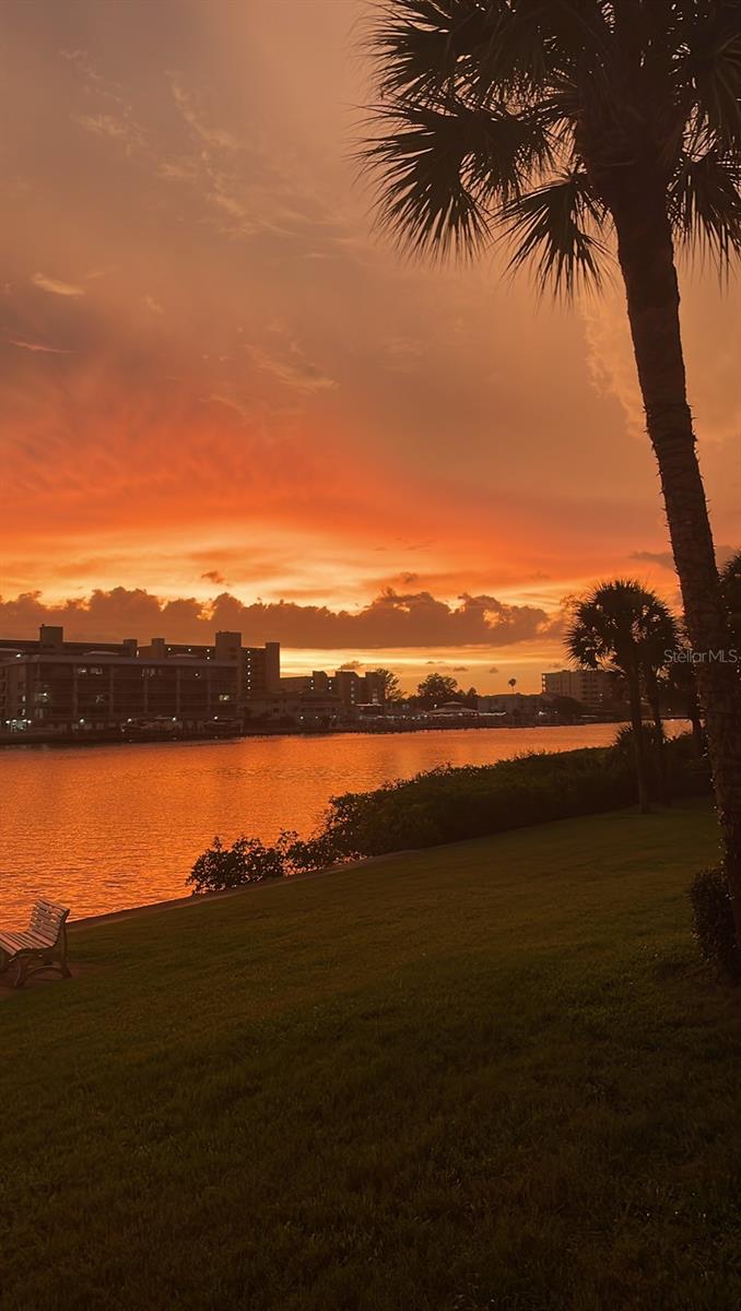 IMPERIAL POINT CONDO - Residential