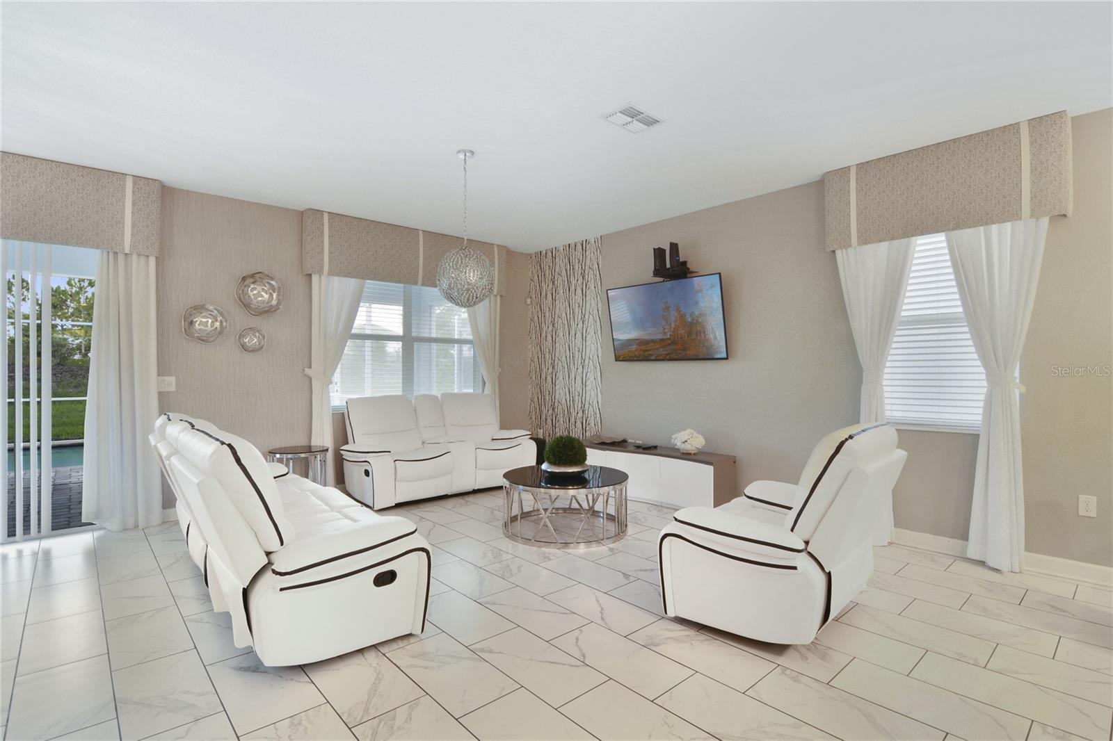 8911 STINGER DRIVE