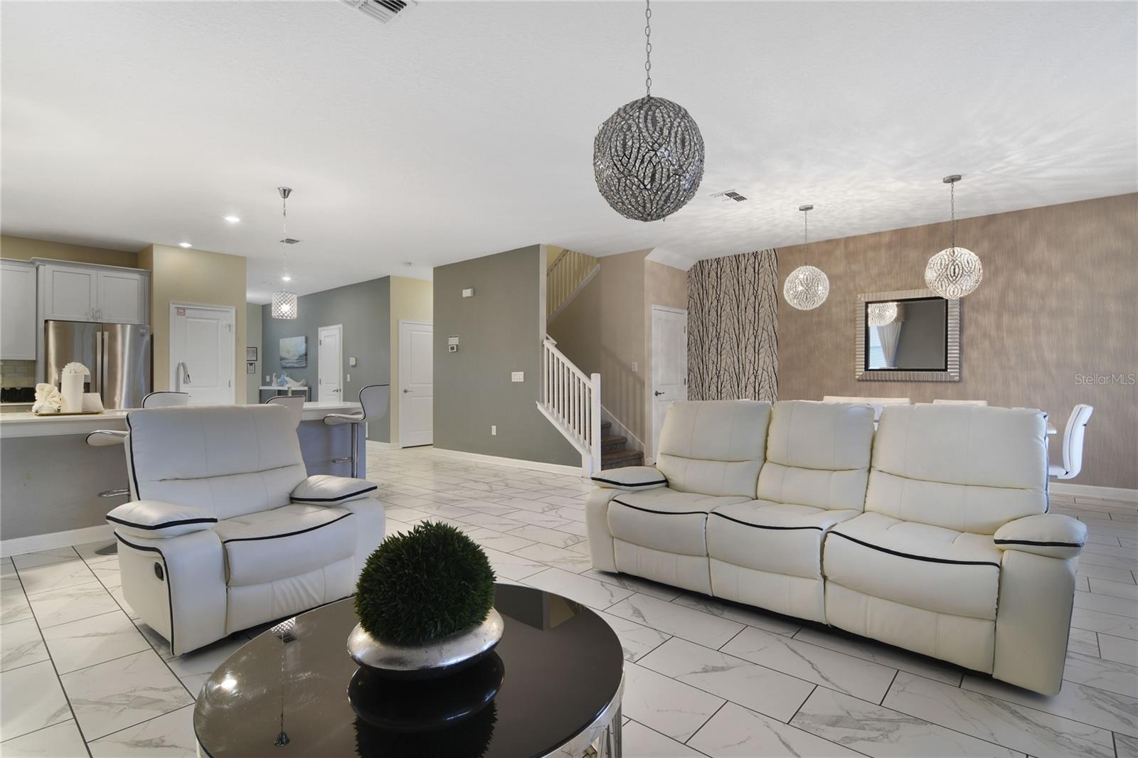 8911 STINGER DRIVE