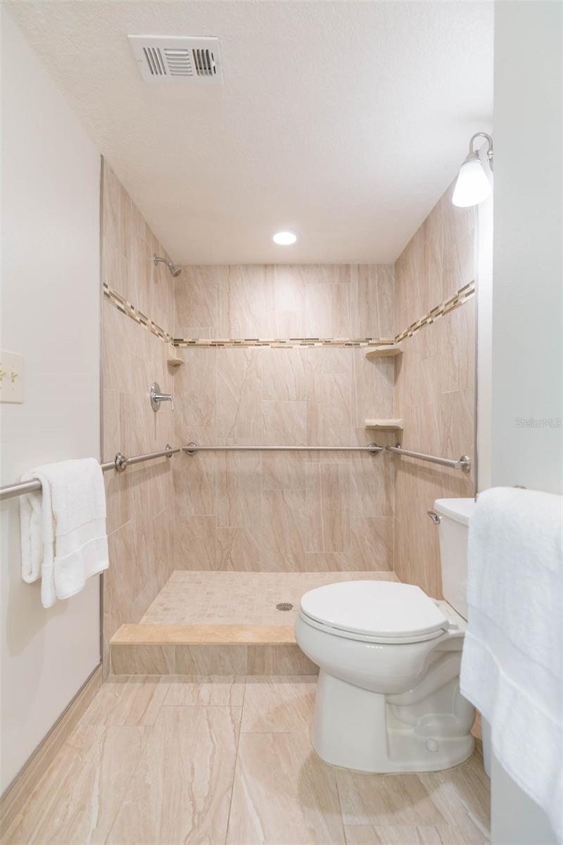 LAKEVIEW OF LARGO - Residential Lease