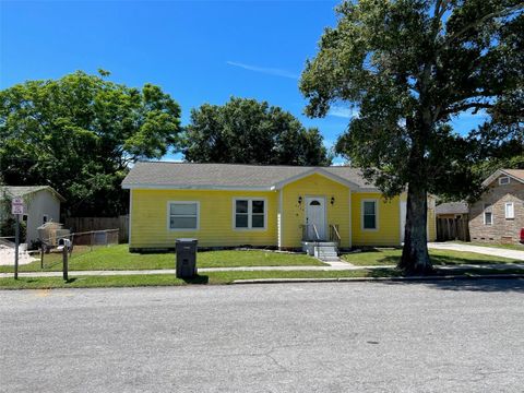 Photo of 2734 53rd Avenue N, St Petersburg, FL 33714 (MLS # U8175808)