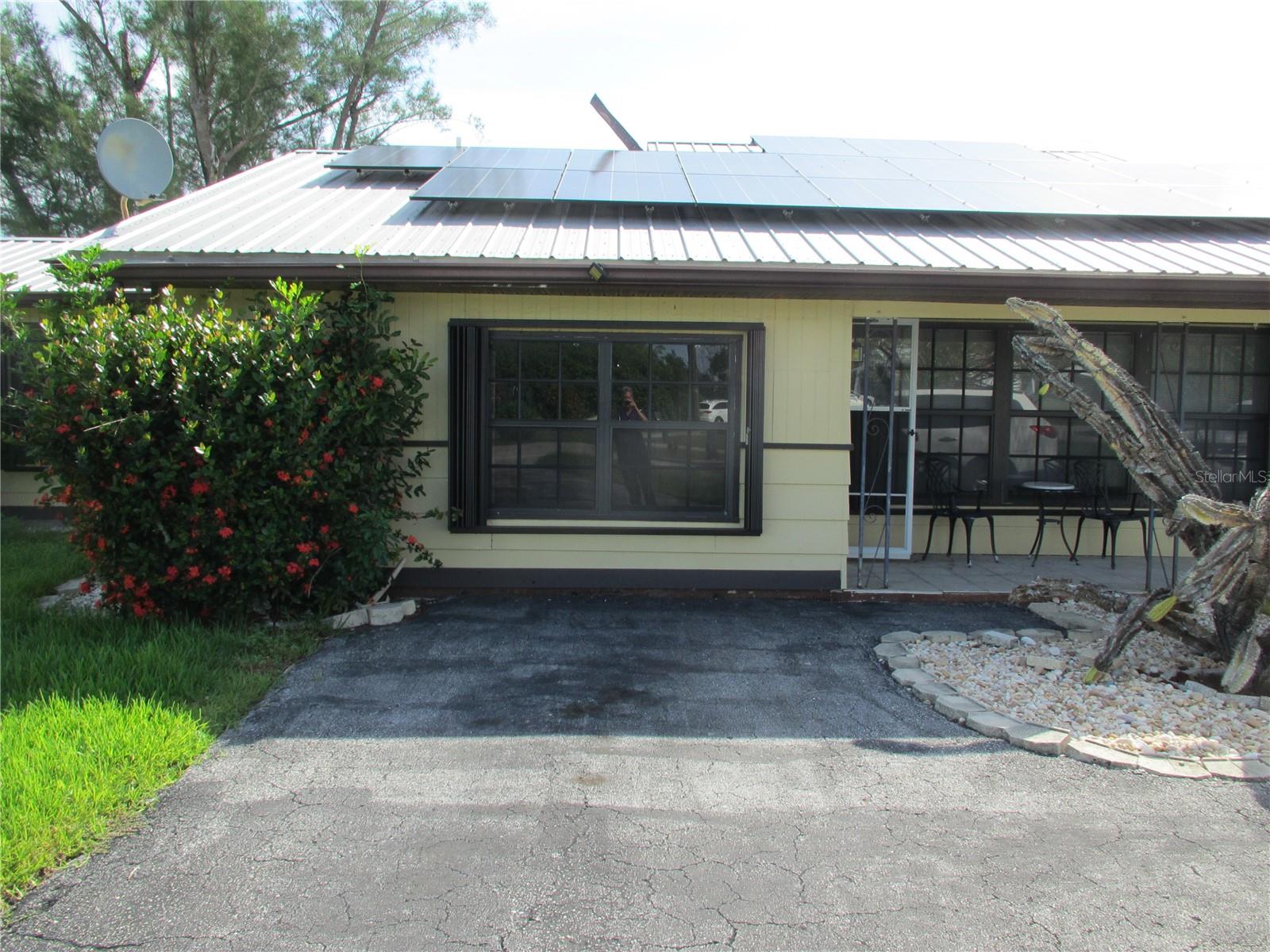 This beautiful duplex offers one bedroom, one bath & has its own private pond in beautiful Punta Gorda. A portion of the electric and water are included with the rent. Call today to see this one!!