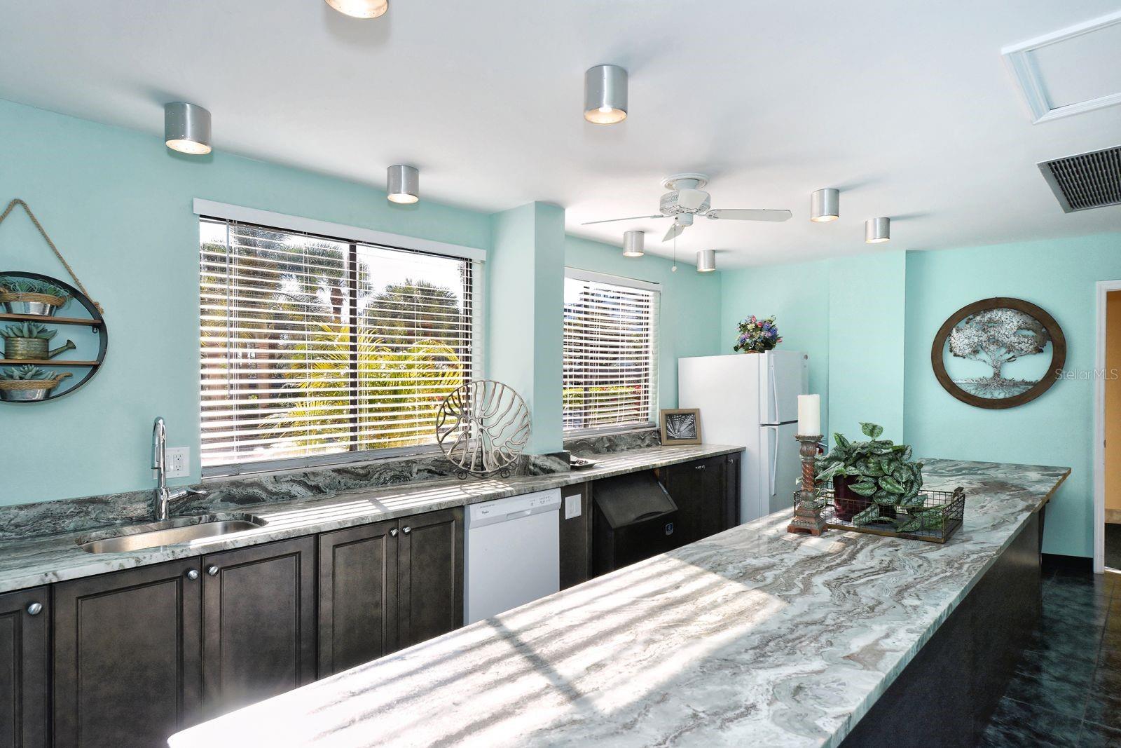 HARBOR TOWERS Y & R - Residential Lease