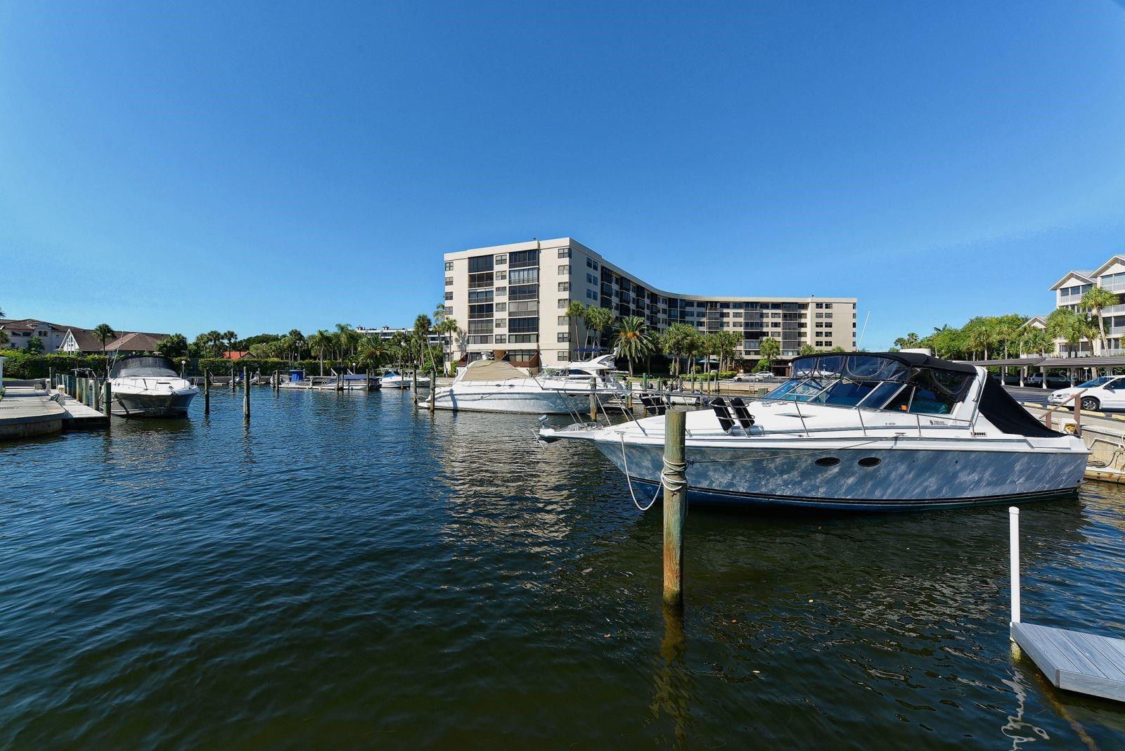 HARBOR TOWERS Y & R - Residential Lease