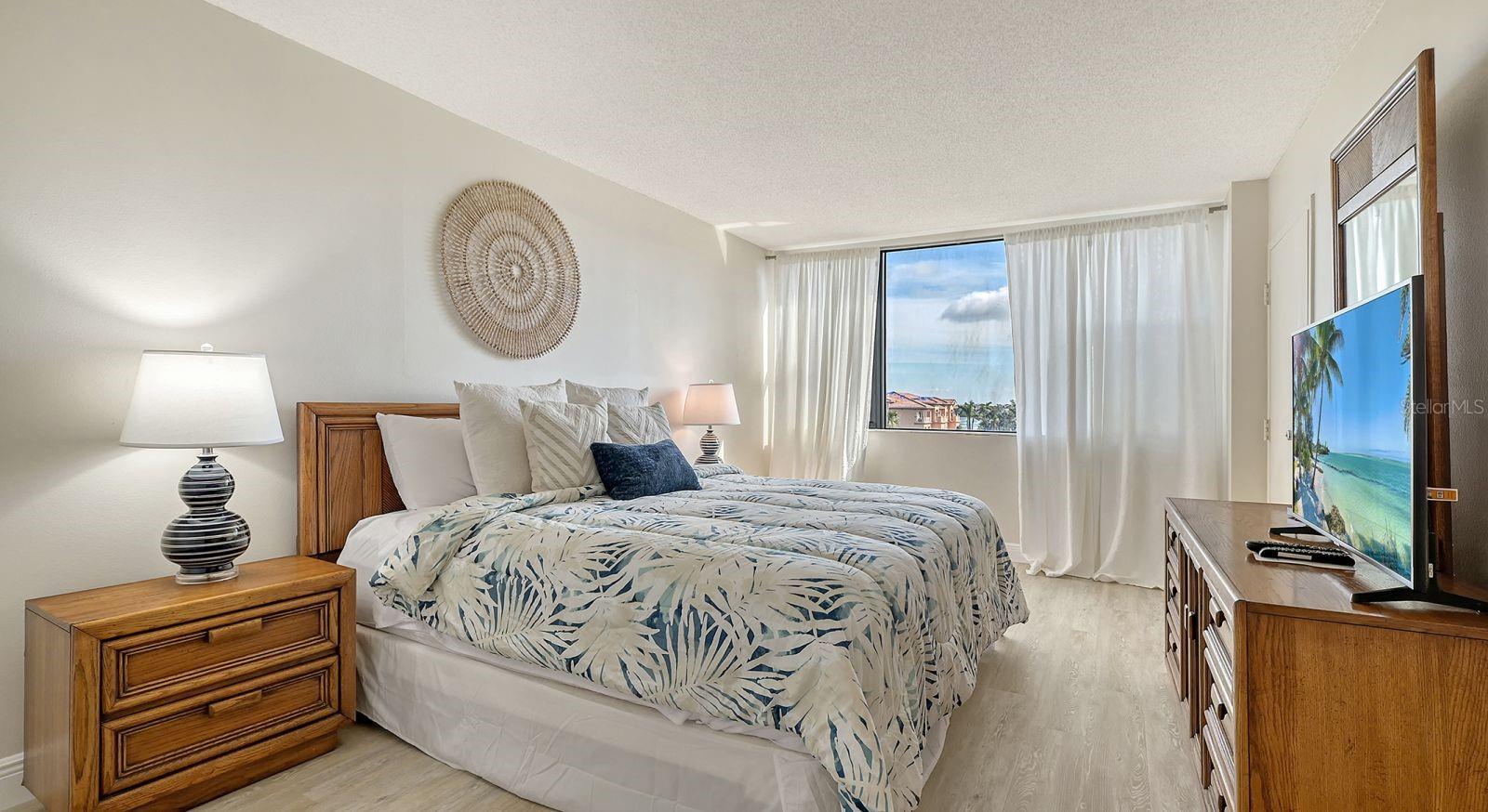HARBOR TOWERS Y & R - Residential Lease