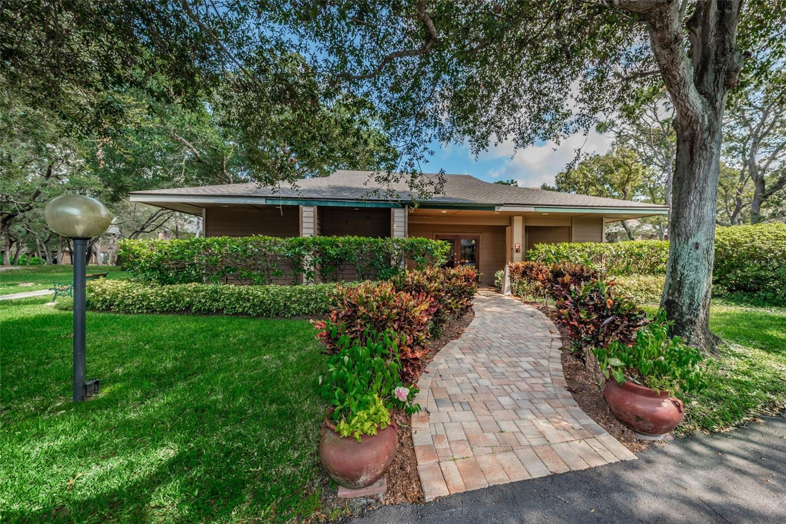 GLENEAGLES I CONDO - Residential