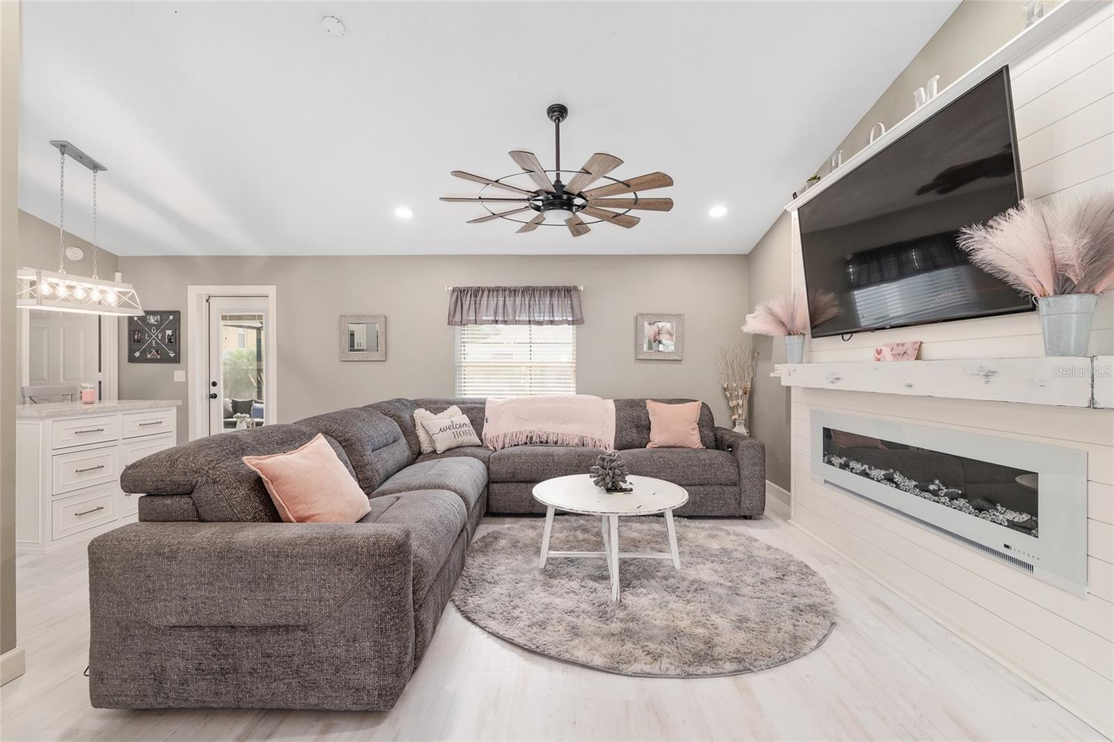 CRESTVIEW SUBD UNIT 2 - Residential