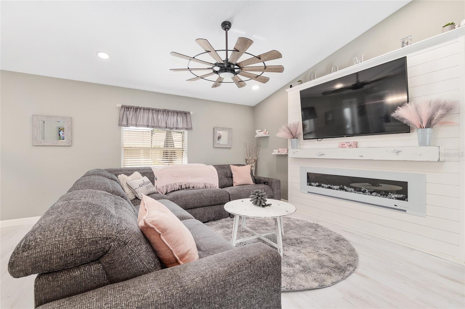 CRESTVIEW SUBD UNIT 2 - Residential