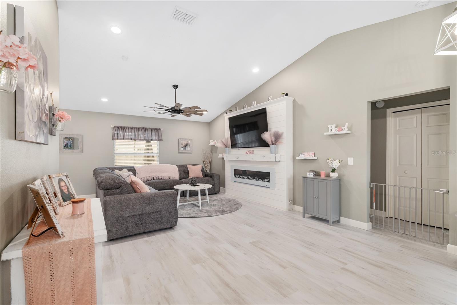 CRESTVIEW SUBD UNIT 2 - Residential