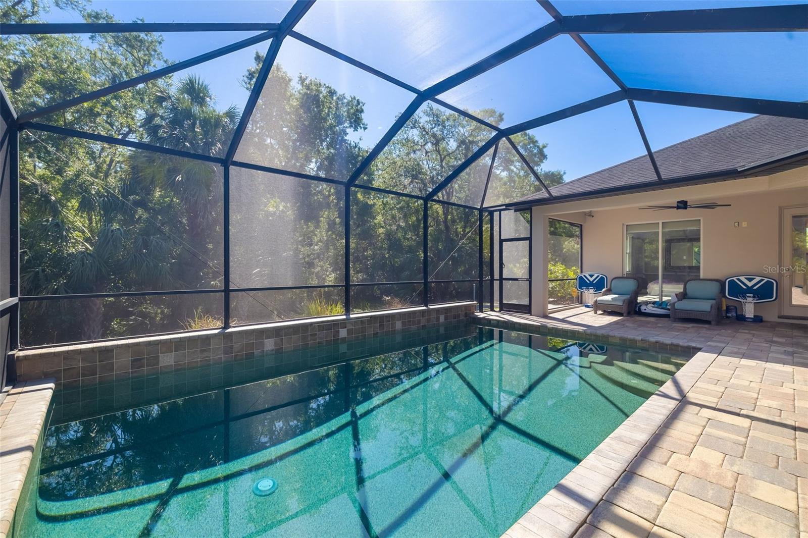 437 CHANTILLY TRAIL