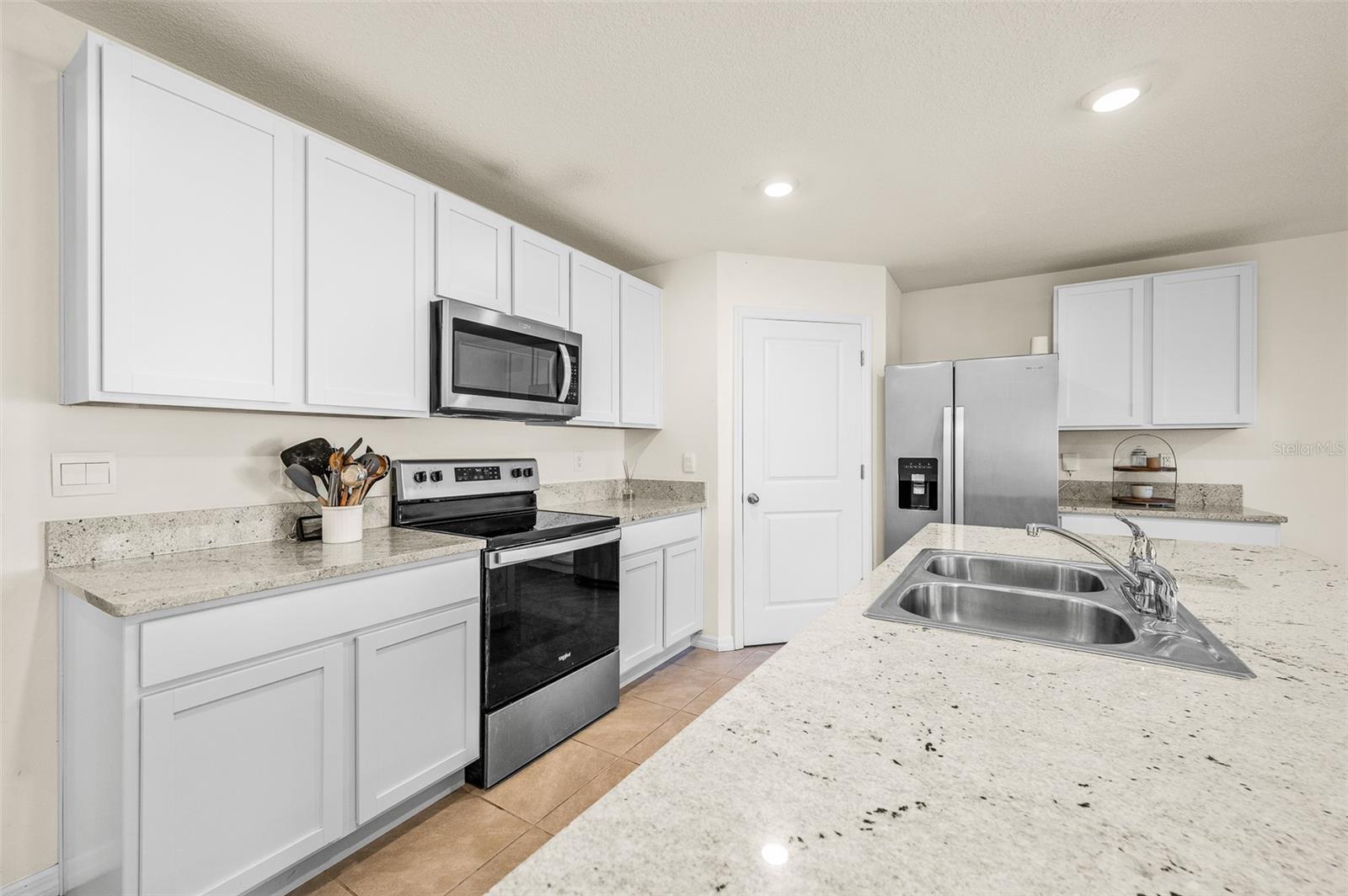 AVALON WOODS PH 1A PB 37 PG 70 - Residential