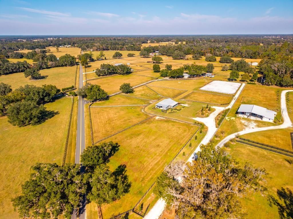 Photo of 15305 NW 112th Place Road, Morriston, FL 32668 (MLS # OM715299)