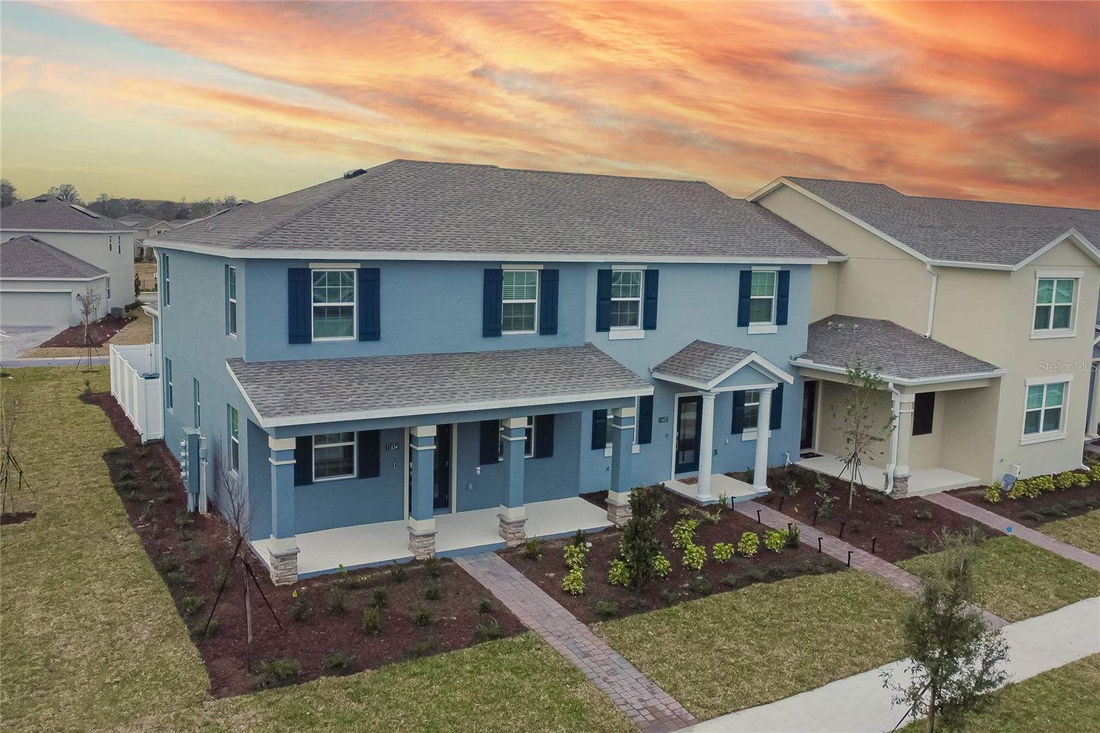 Welcome to this beautiful townhome 2024, it bring 3 bedroom, 2.5 bathroom located in the highly desirable Story Park community, just 10 minutes from Orlando International Airport, with quick access to Highways 417 & 528, and close to the Lake Nona Medical City.
Situated on a premium corner lot, this well-maintained property features a spacious open-concept layout, ideal for modern living and entertaining. Enjoy the perfect balance of comfort and functionality in one of Central Florida’s most vibrant and connected communities.
Community Highlights: Resort-style pool & clubhouse, Full fitness center, Tennis and basketball courts, Playgrounds & green spaces, Walking trails.
Whether you’re relocating or looking for your dream home, this property offers both location and lifestyle at an unbeatable value.