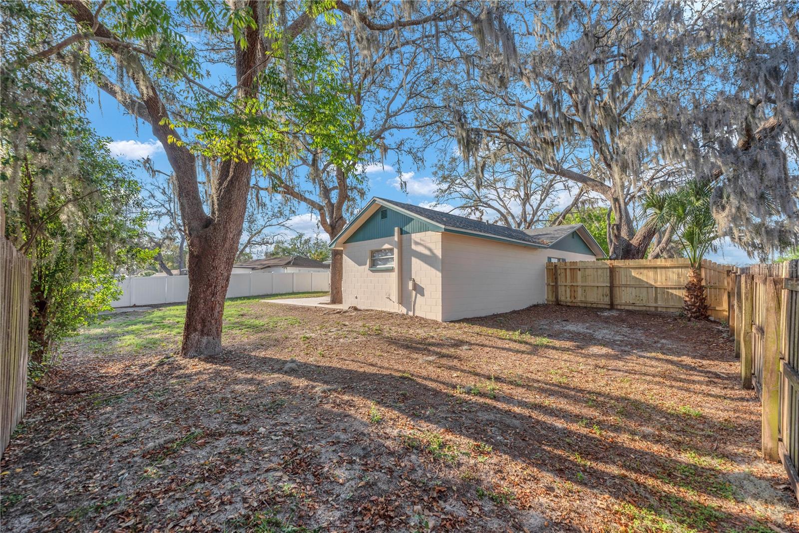 SOUTHWOOD HILLS UNIT 02 - Residential