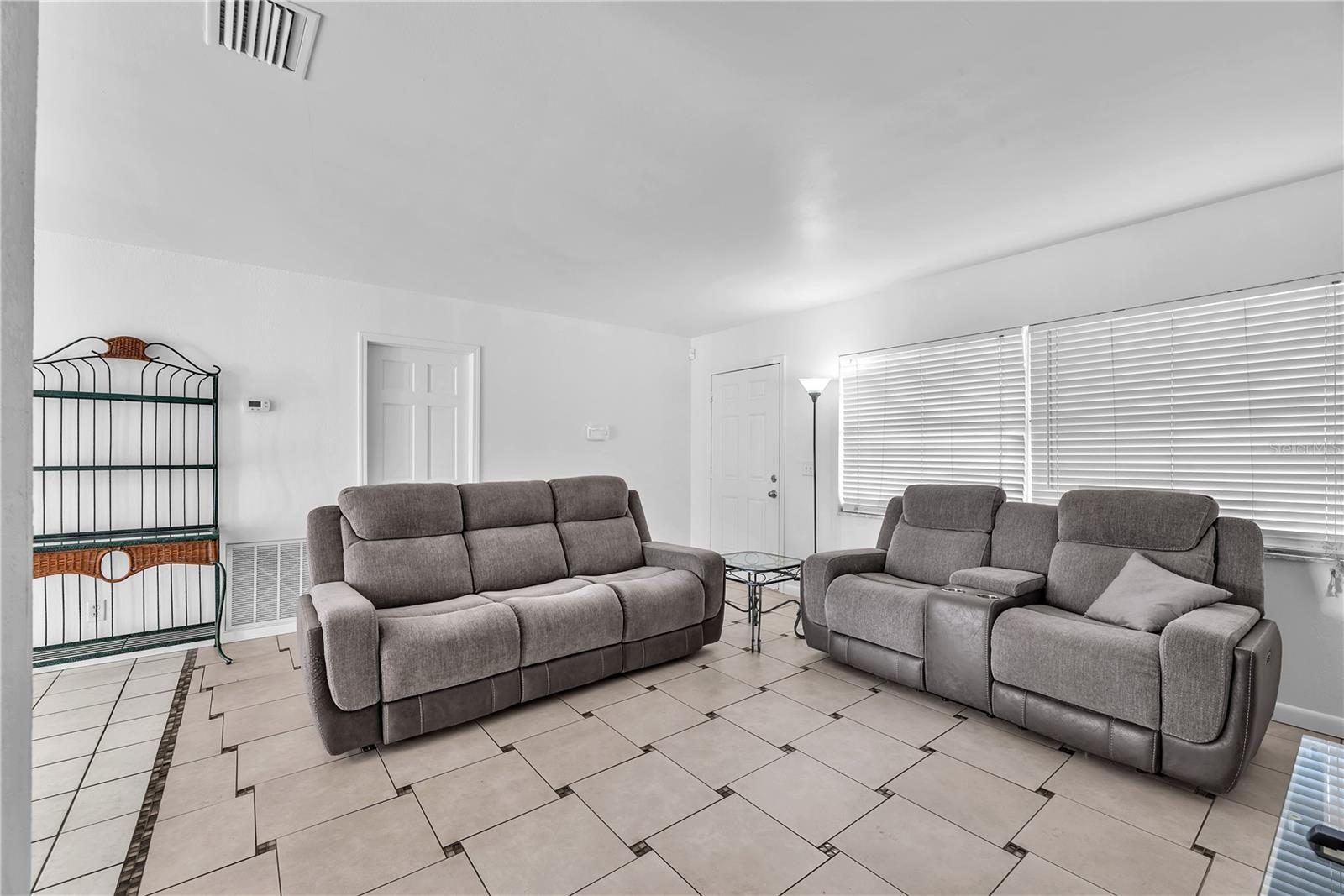 SOUTHWOOD HILLS UNIT 02 - Residential