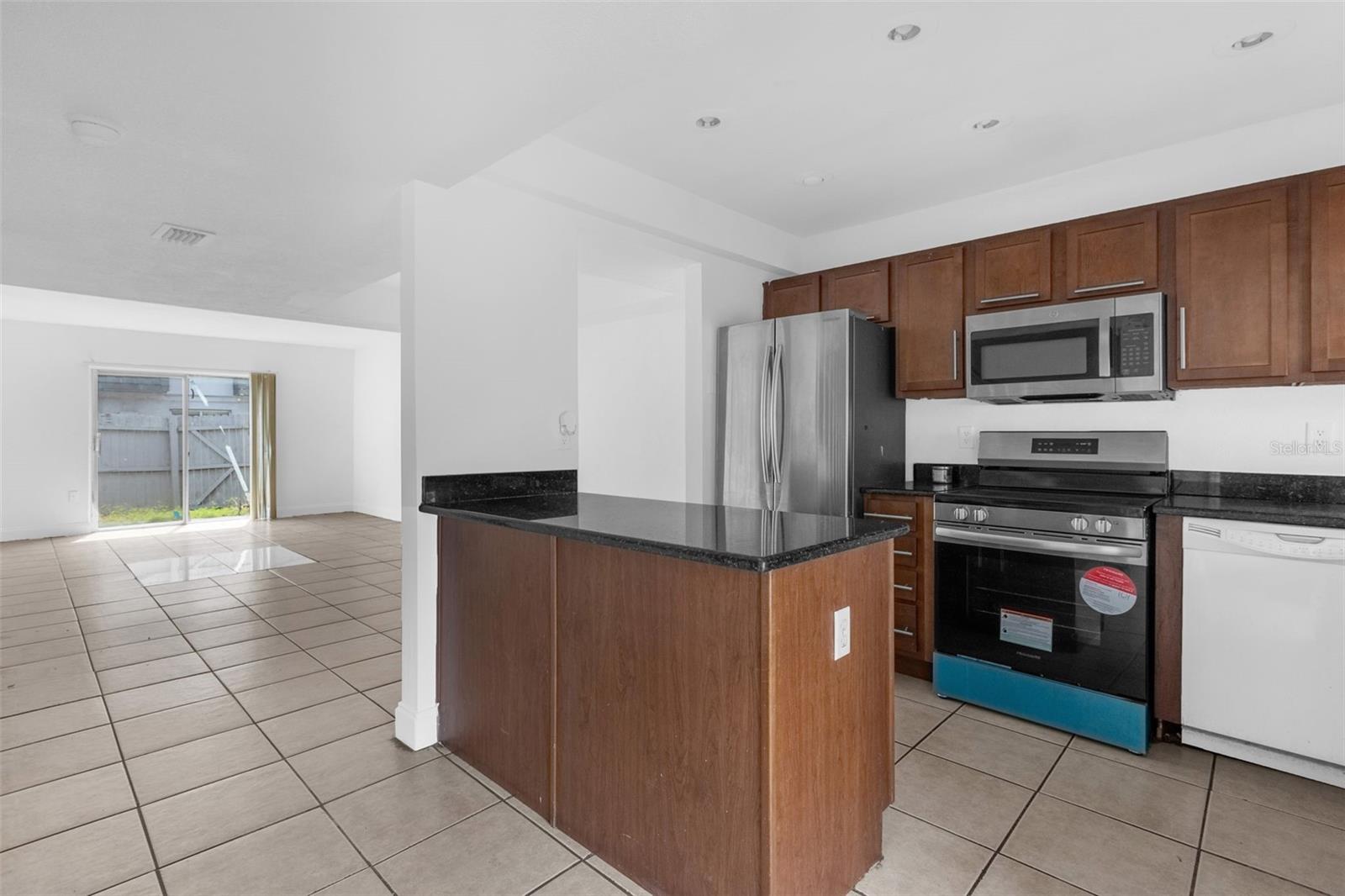 METRO/MICHIGAN PARK CONDO - Residential