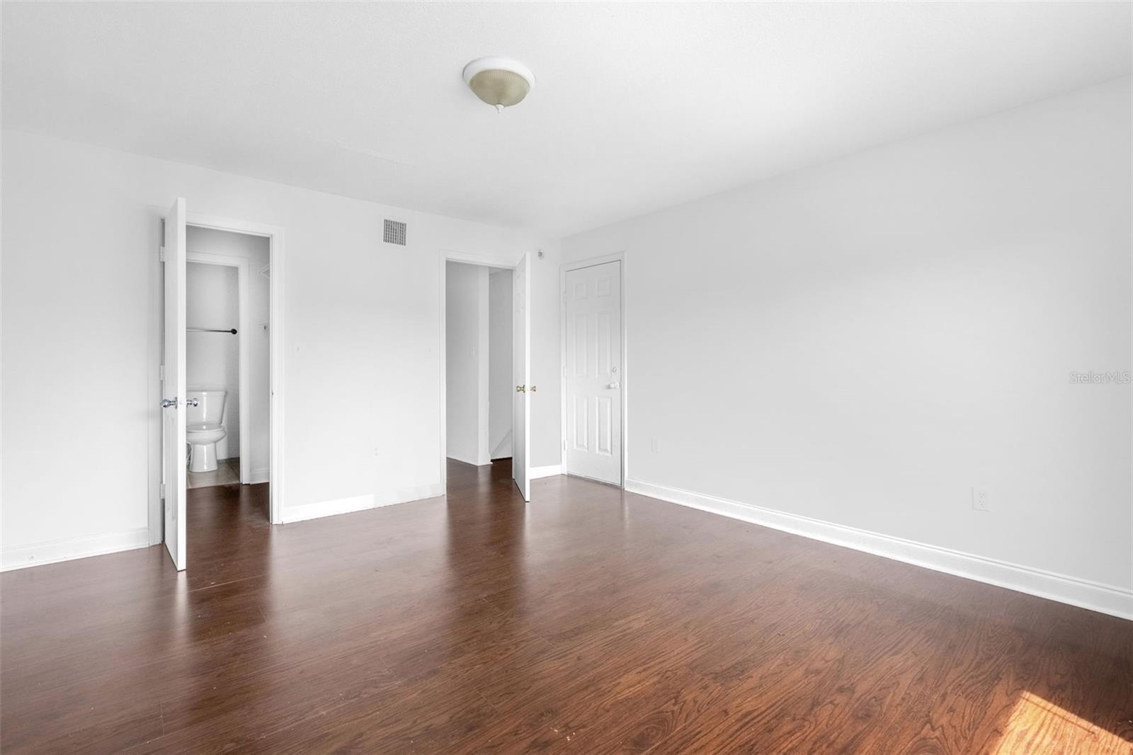 METRO/MICHIGAN PARK CONDO - Residential
