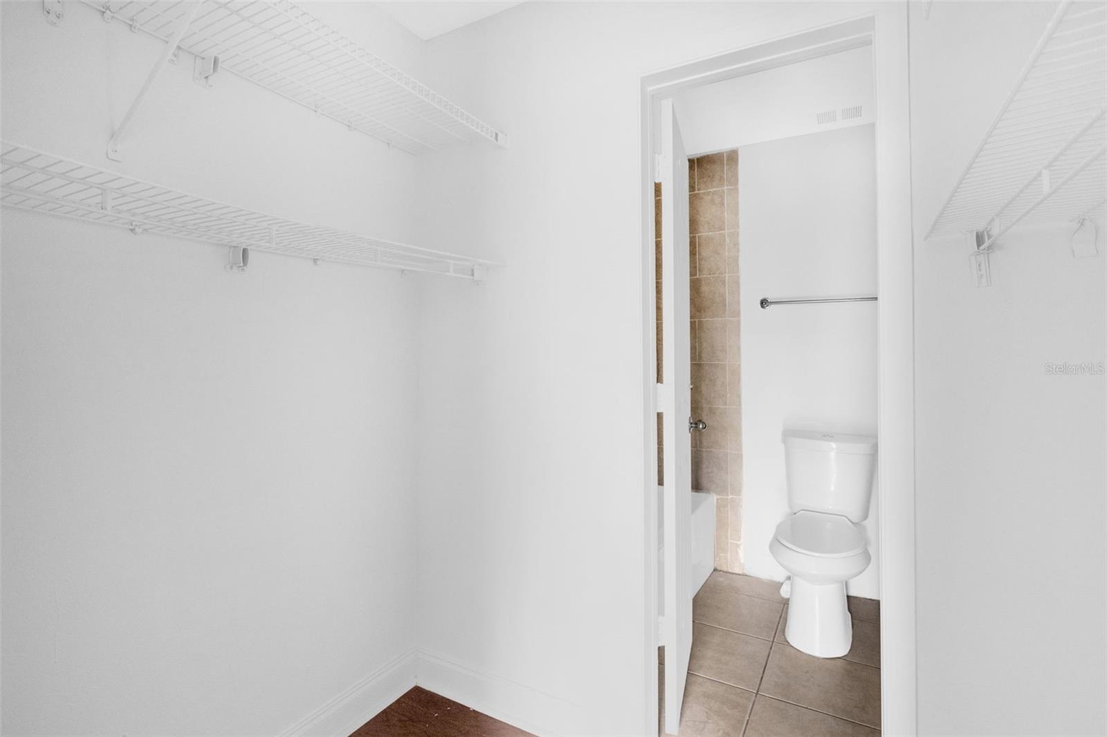 METRO/MICHIGAN PARK CONDO - Residential