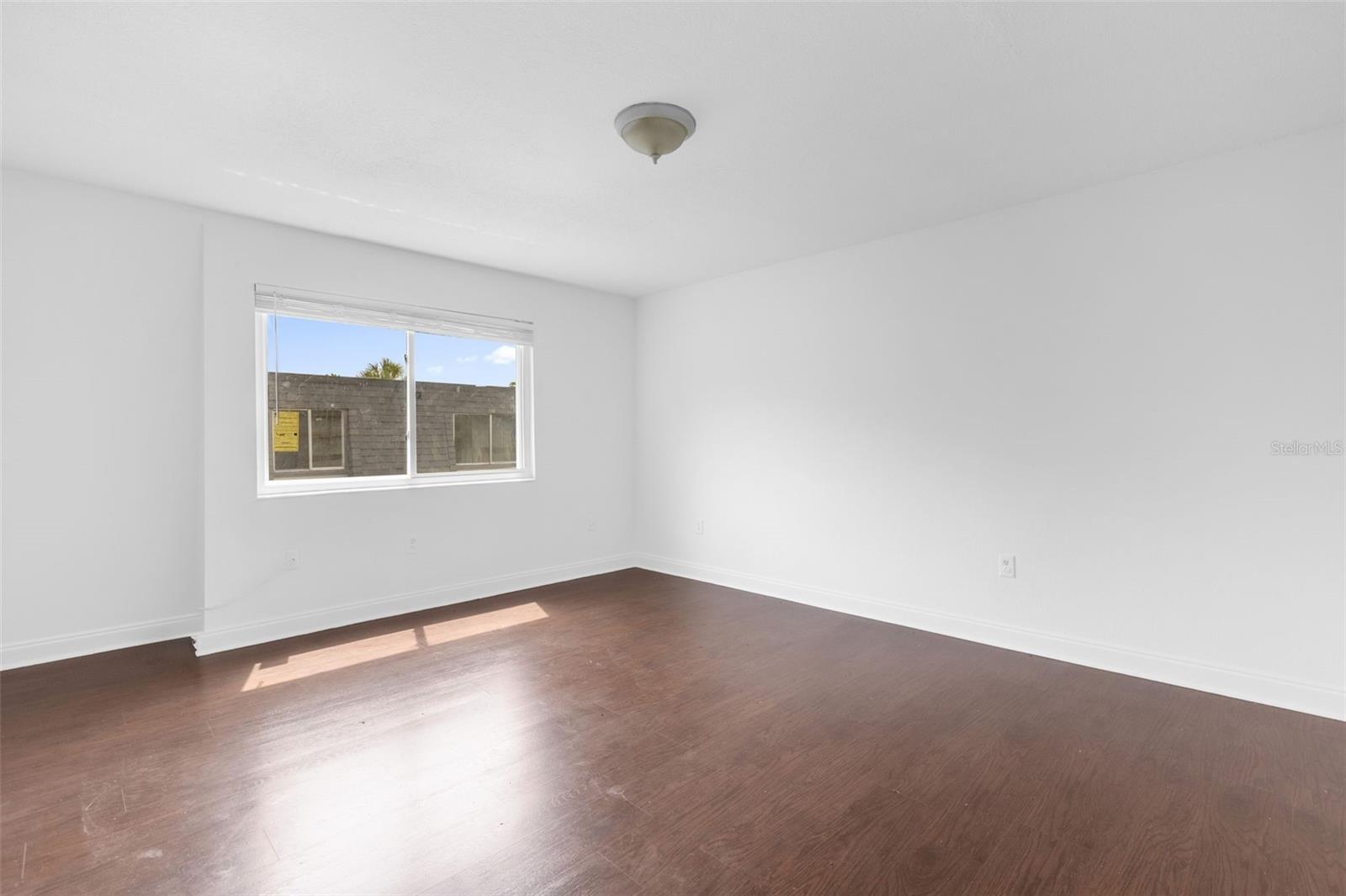 METRO/MICHIGAN PARK CONDO - Residential