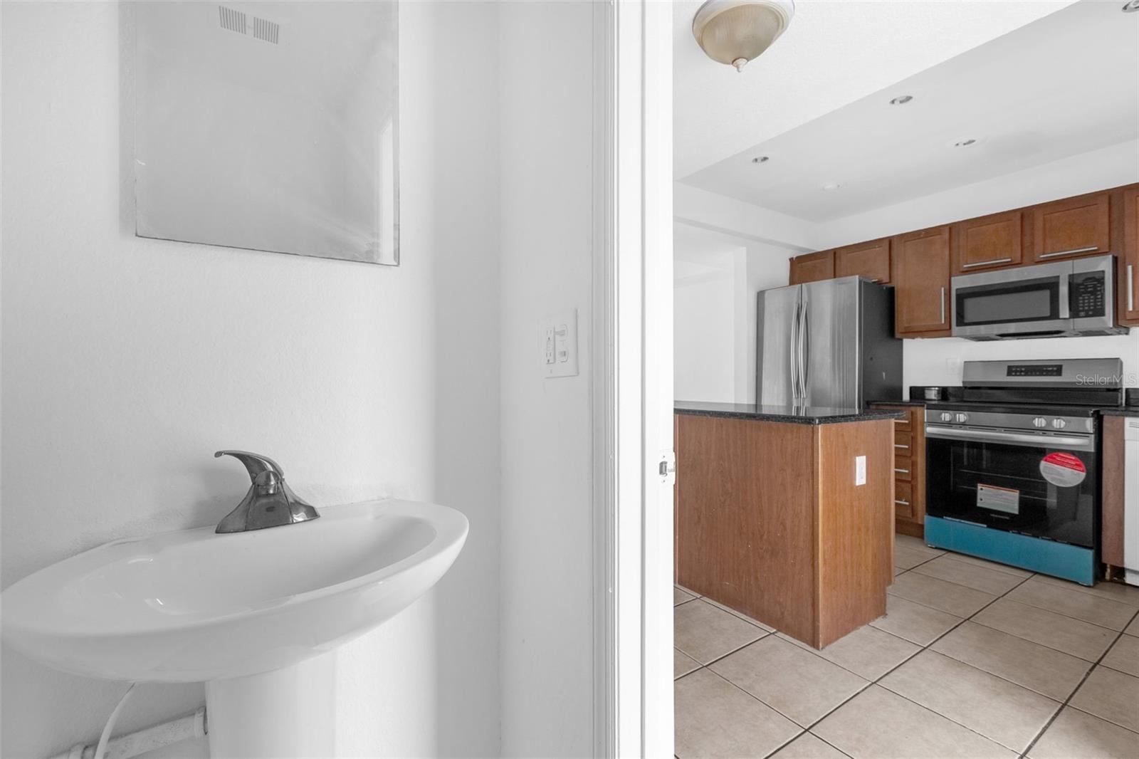 METRO/MICHIGAN PARK CONDO - Residential