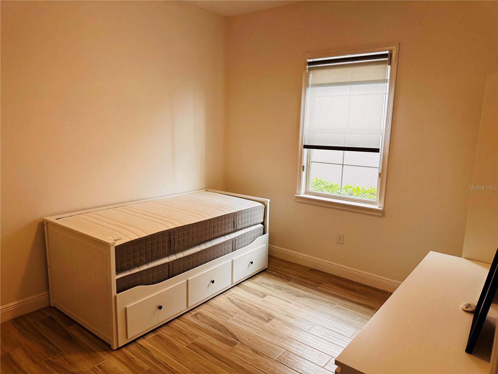 EAGLE CRK VILLAGE L PH 3A - Residential Lease