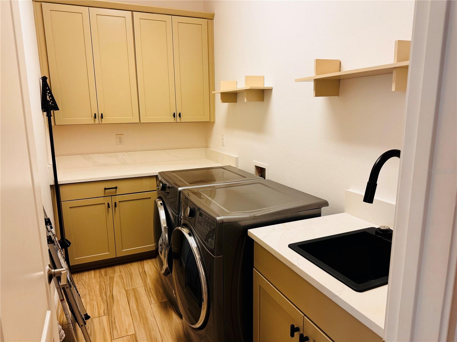 EAGLE CRK VILLAGE L PH 3A - Residential Lease