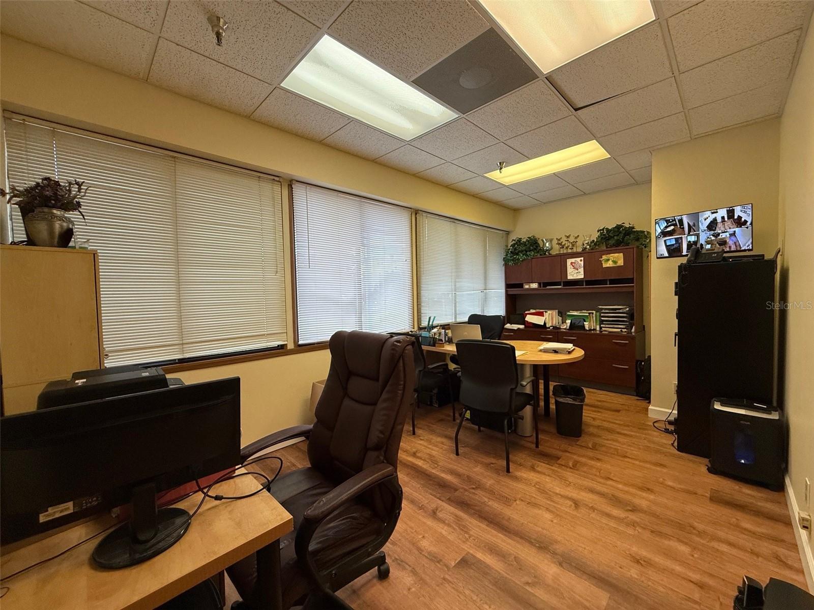 WALLACE AVE - Commercial Lease