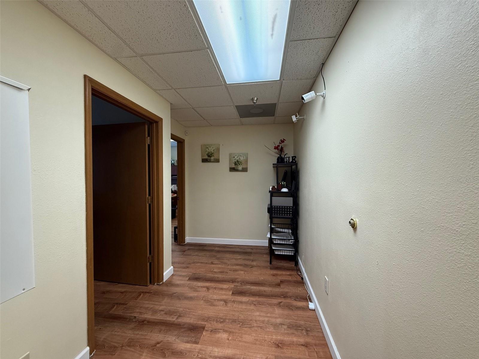 WALLACE AVE - Commercial Lease