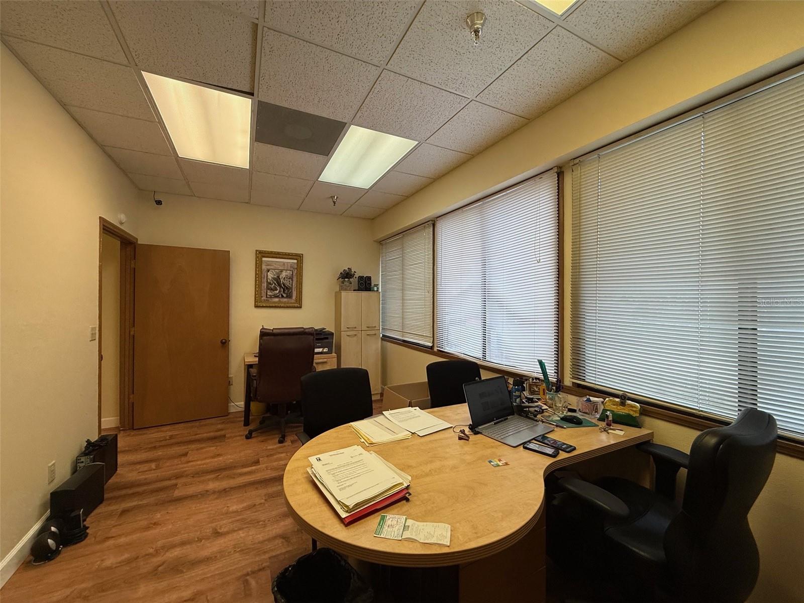 WALLACE AVE - Commercial Lease