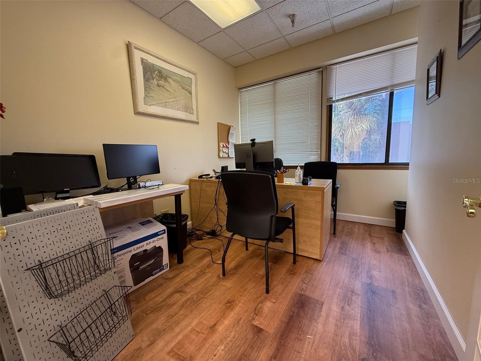 WALLACE AVE - Commercial Lease