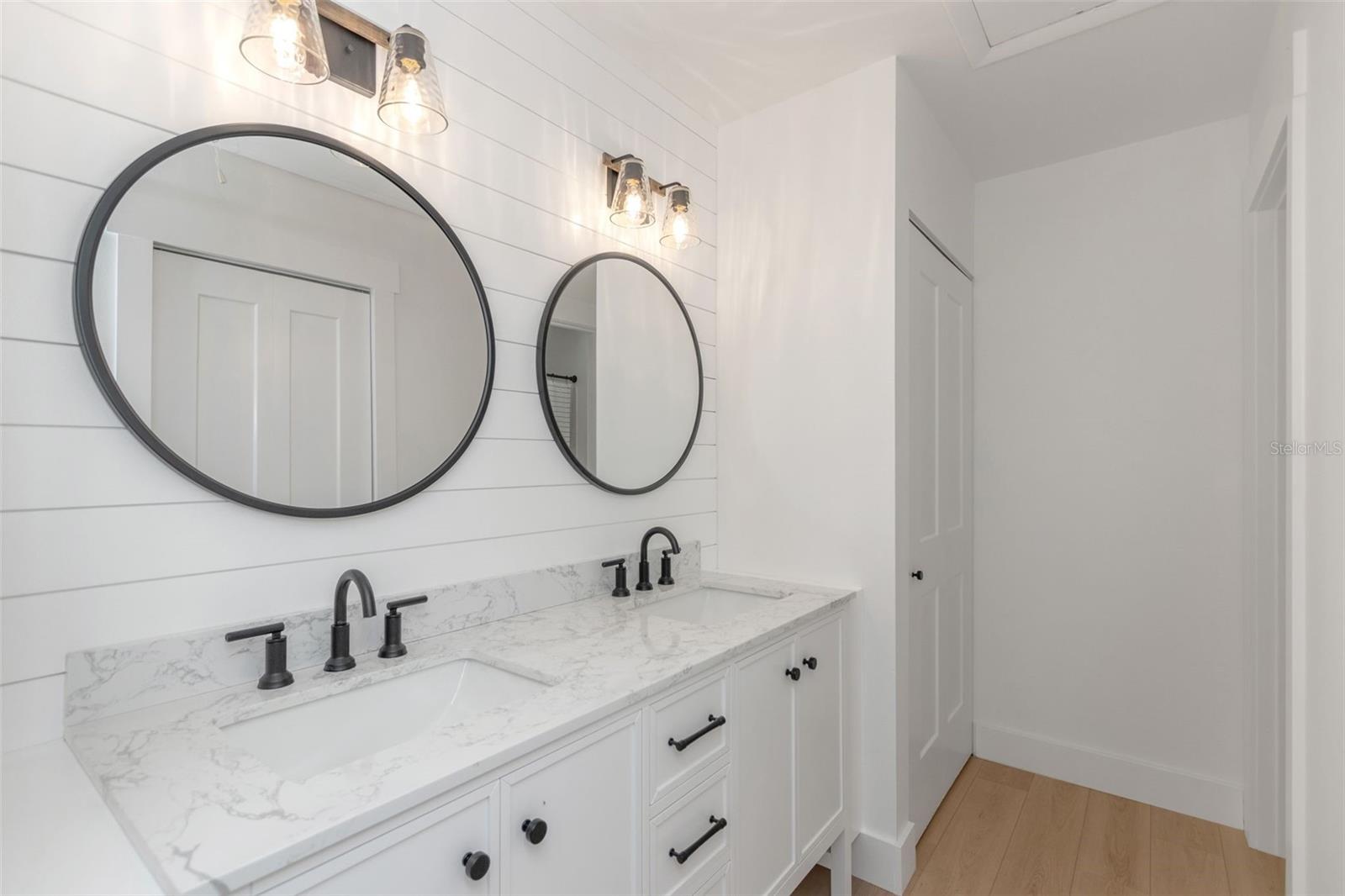 BAY TOWNE - Residential Lease