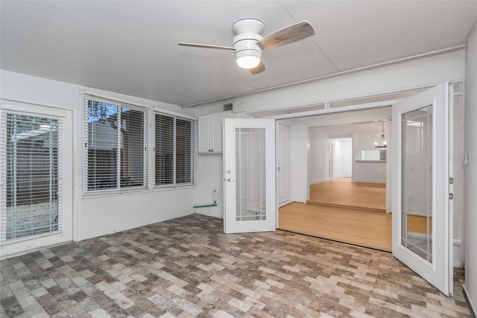 BAY TOWNE - Residential Lease