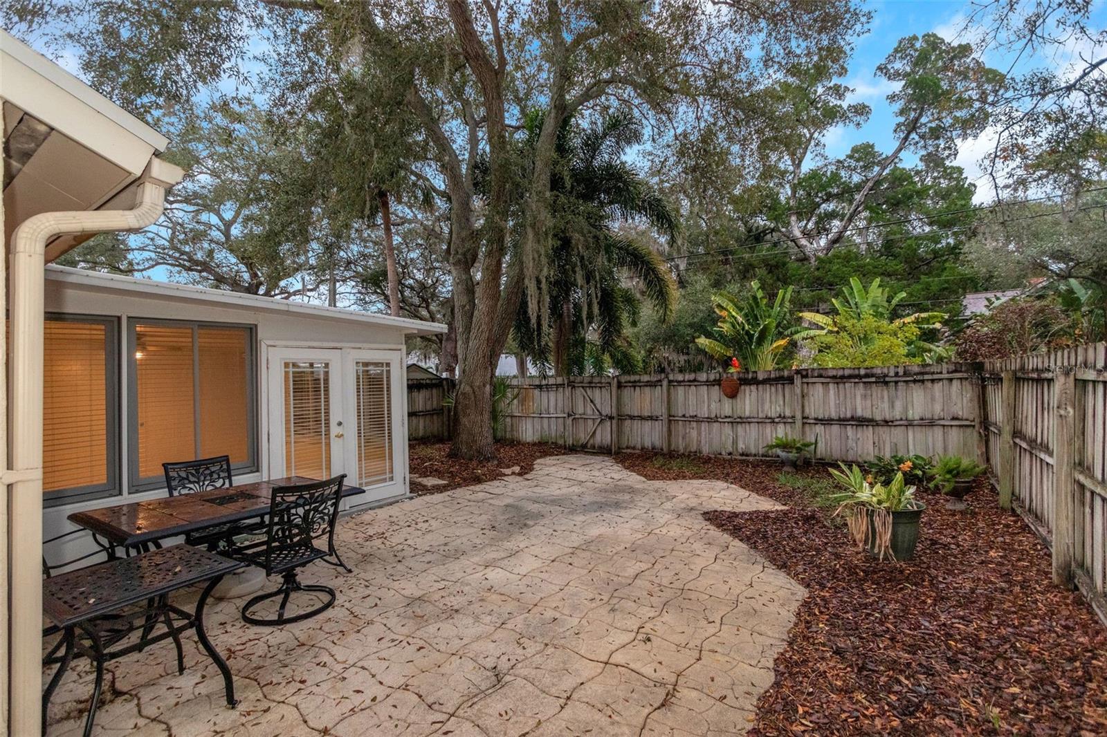 BAY TOWNE - Residential Lease