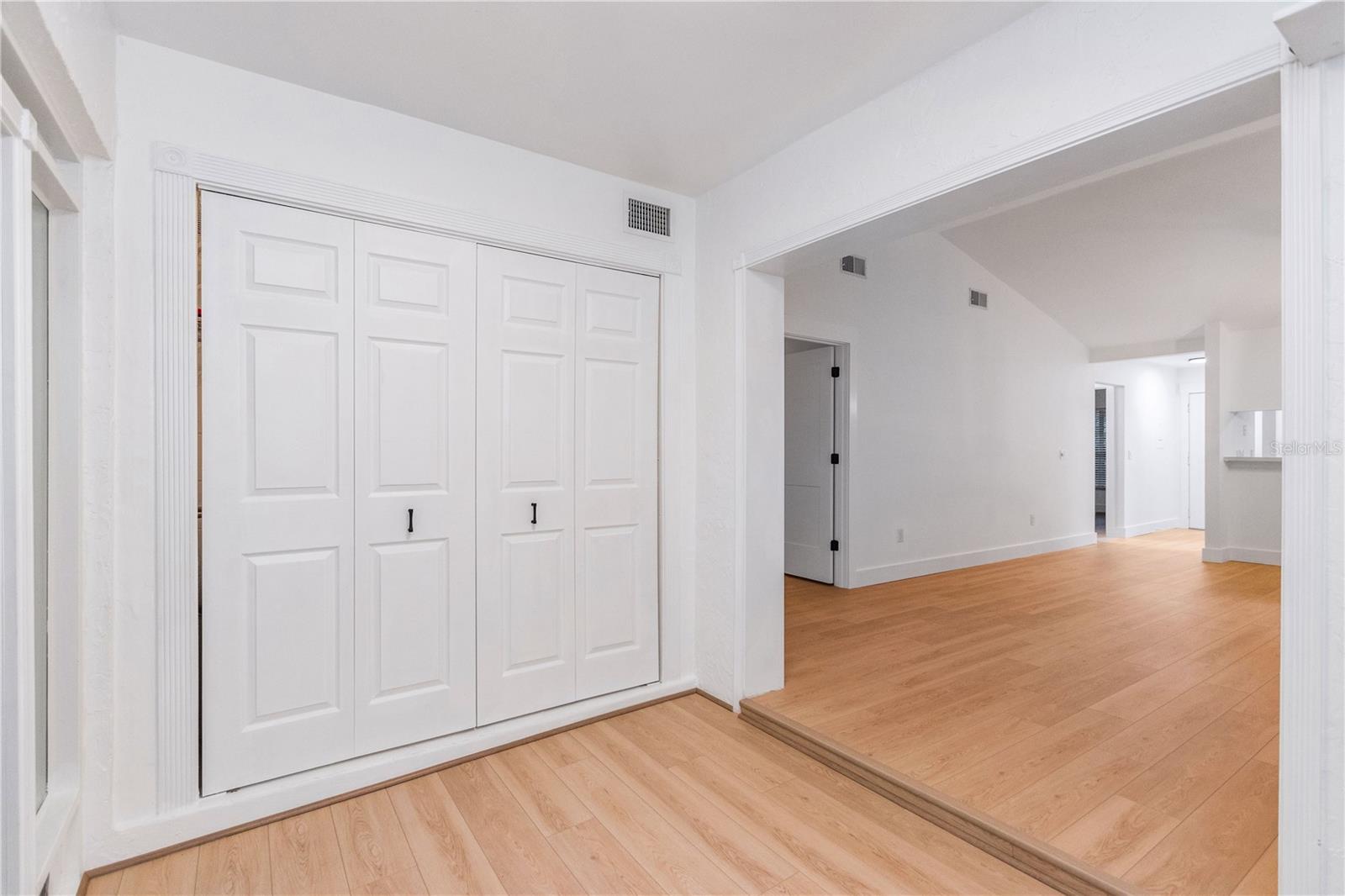 BAY TOWNE - Residential Lease