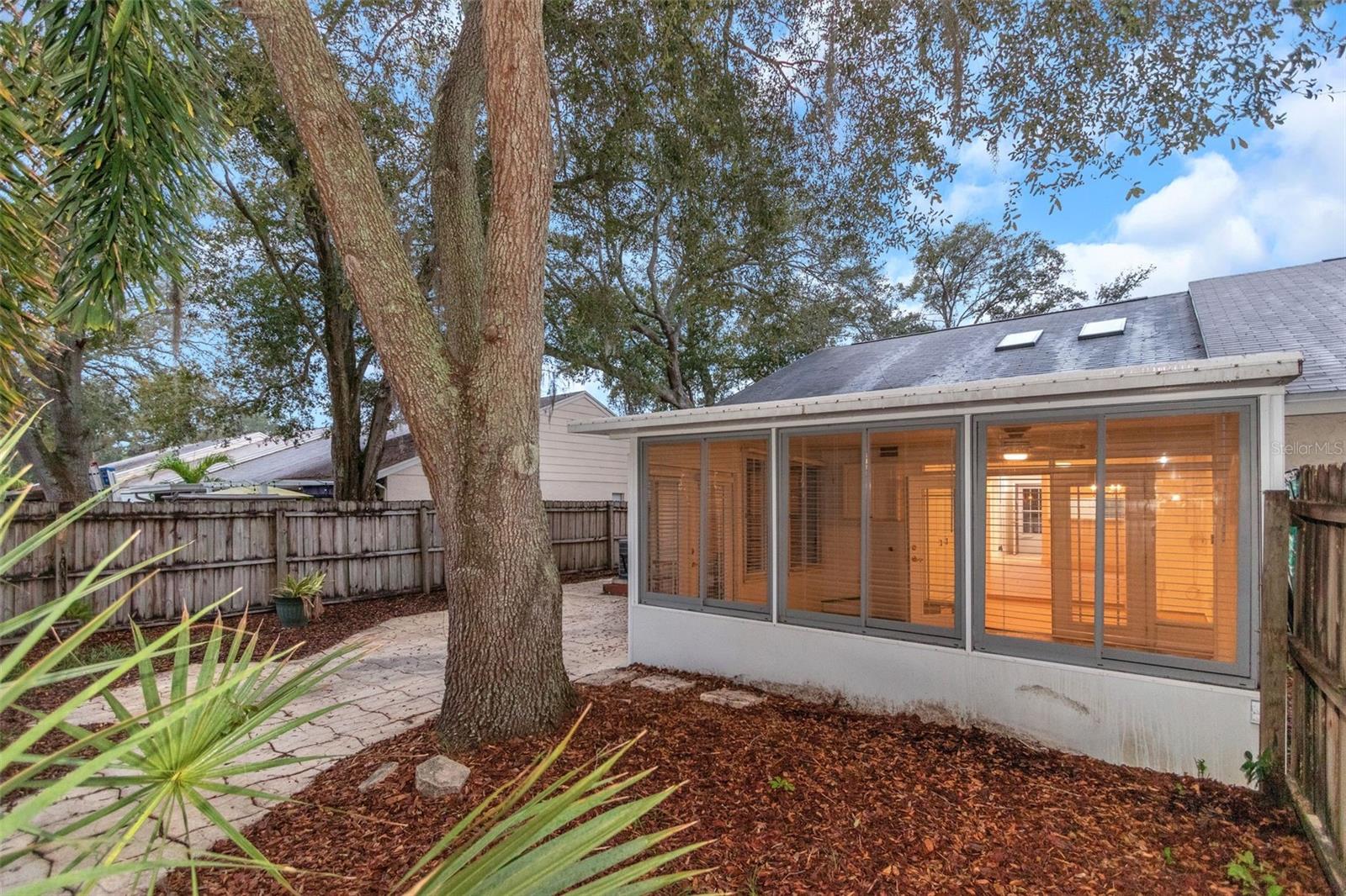 BAY TOWNE - Residential Lease