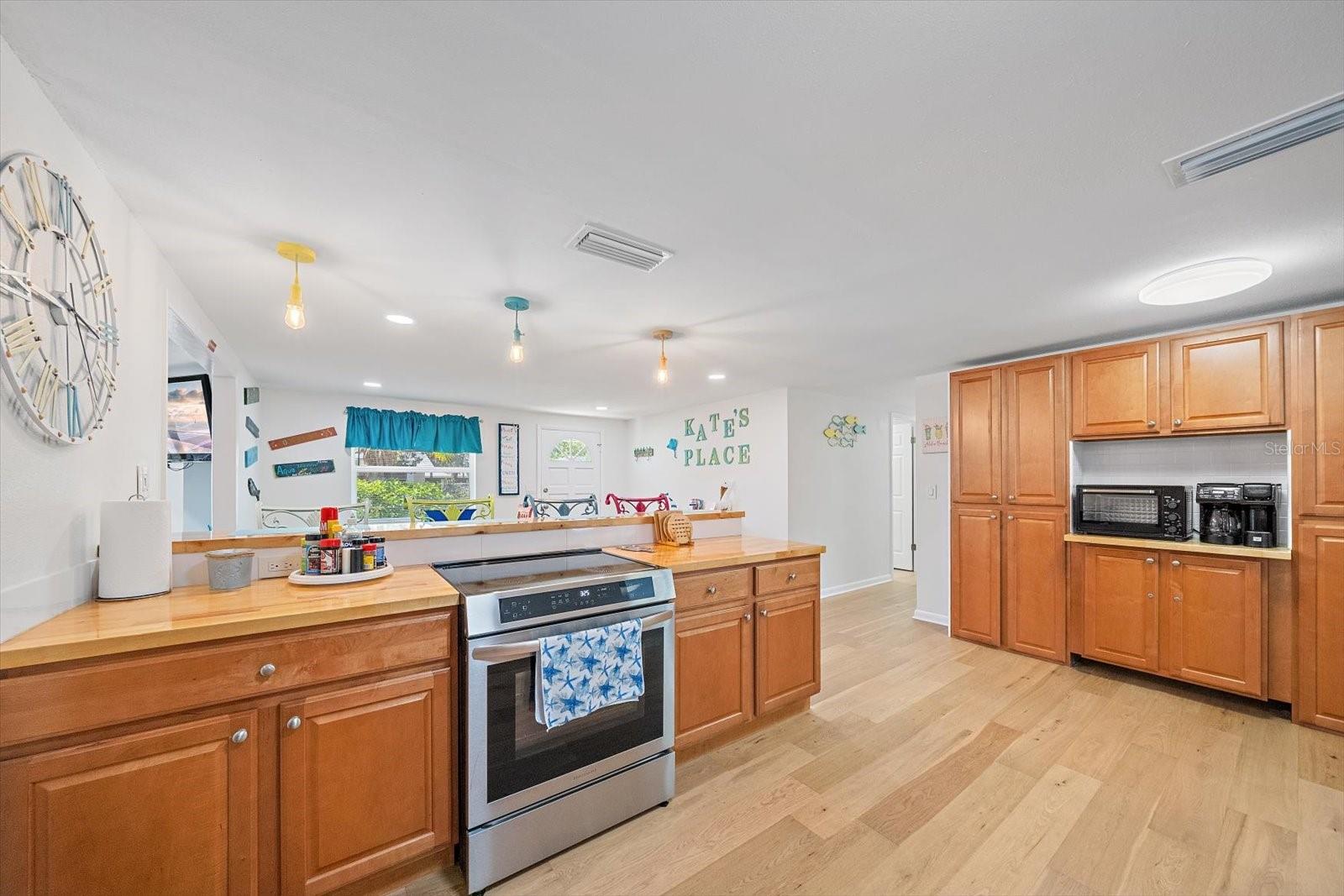 2923 LINWOOD DRIVE