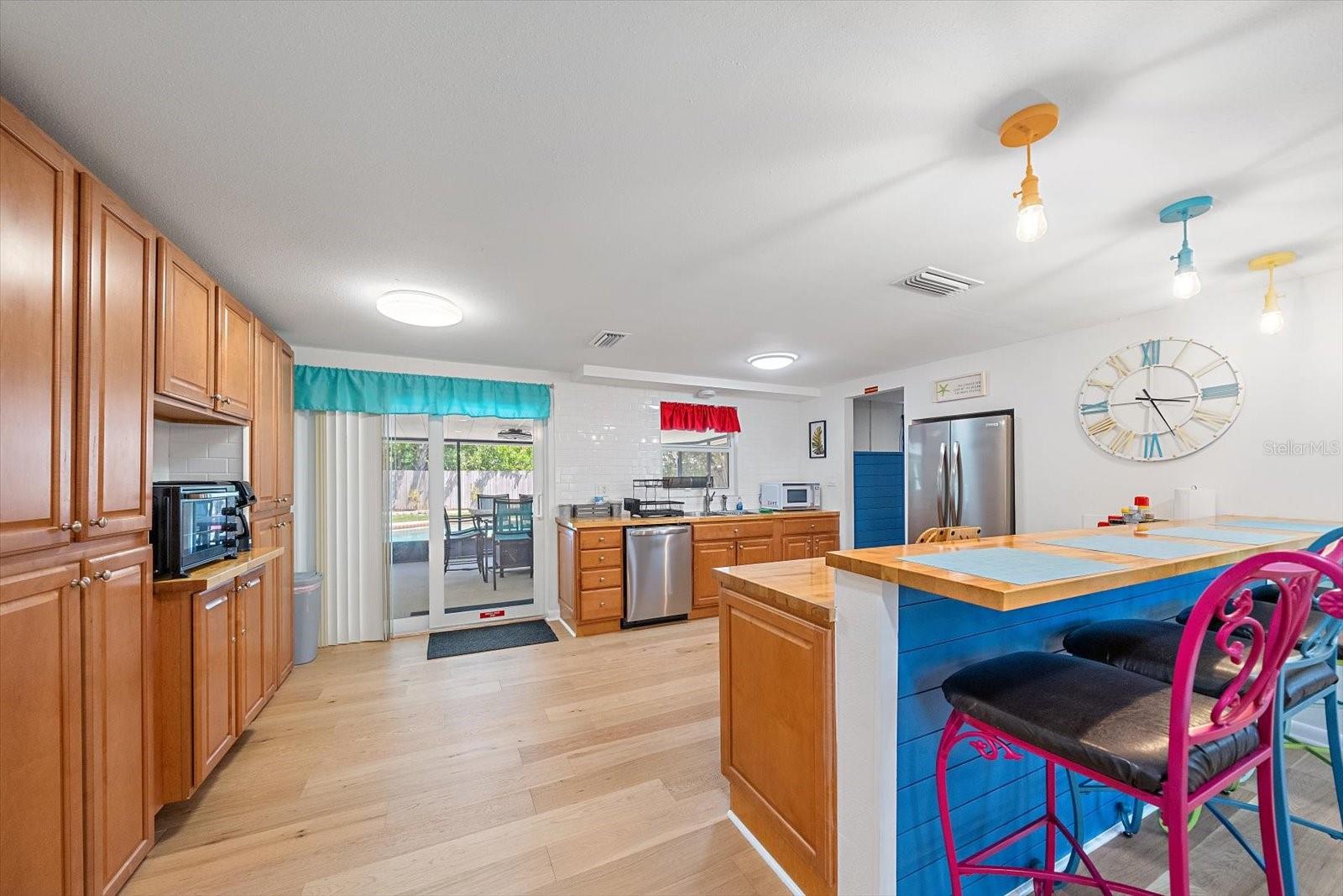 2923 LINWOOD DRIVE