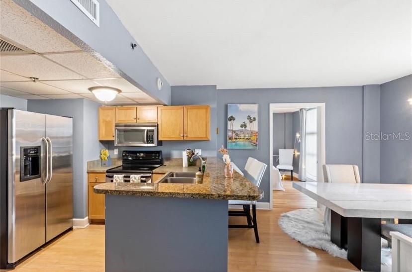 METROPOLITAN/LK EOLA - Residential