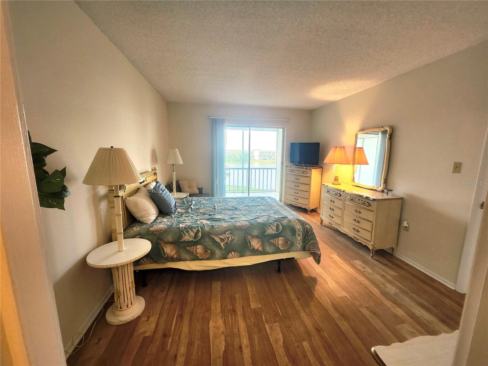 BAYSHORE ON THE LAKE APTS SEC 3 - Residential