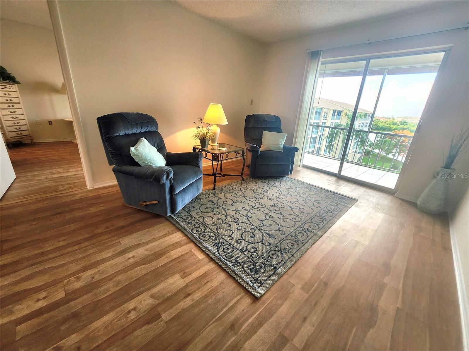 BAYSHORE ON THE LAKE APTS SEC 3 - Residential
