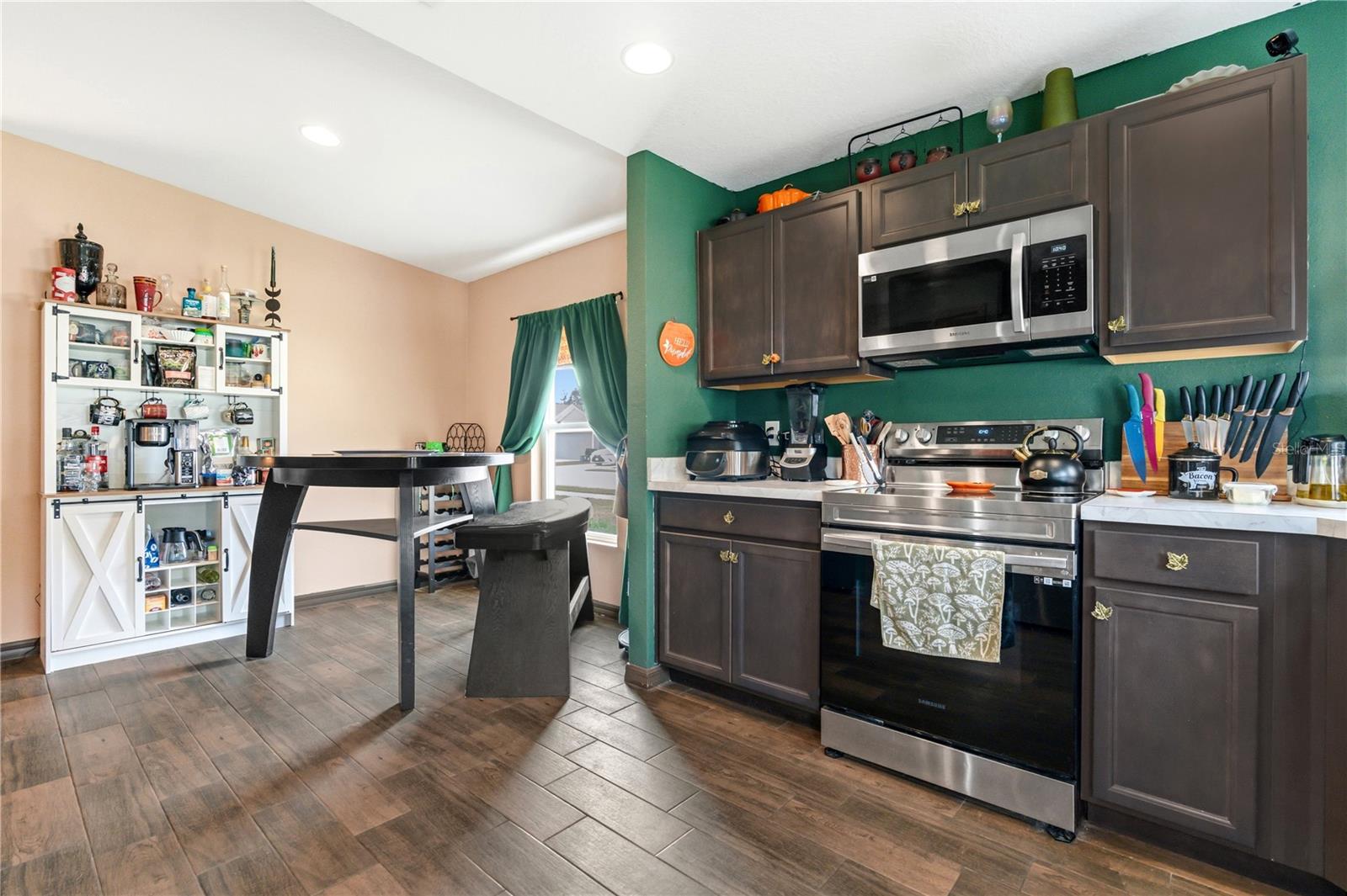 THOMPSON PRESERVE - Residential