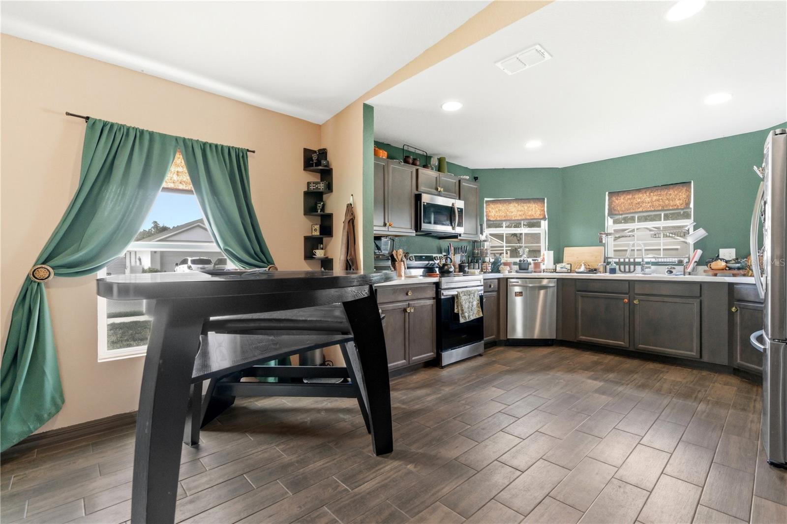 THOMPSON PRESERVE - Residential