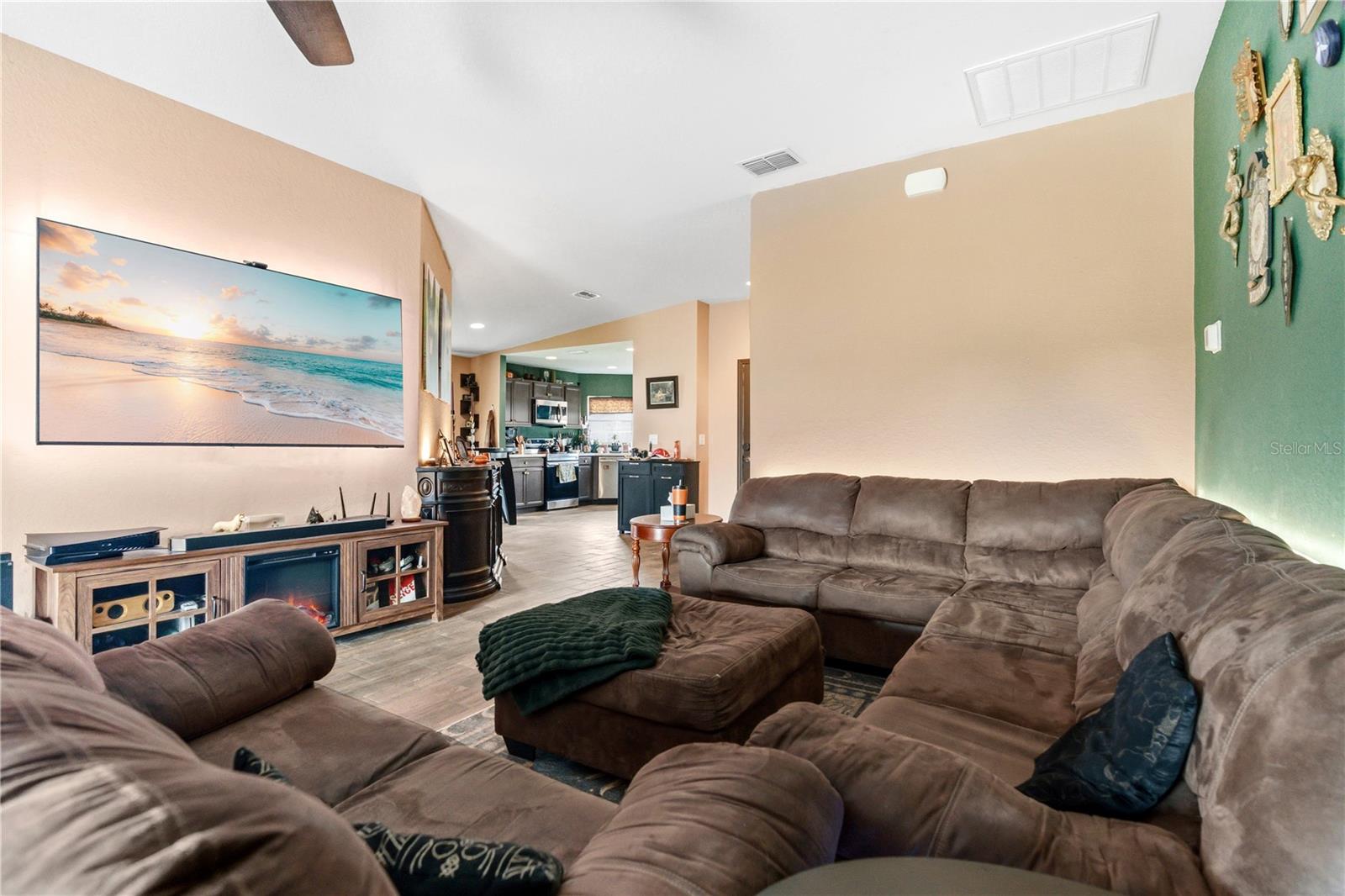 THOMPSON PRESERVE - Residential