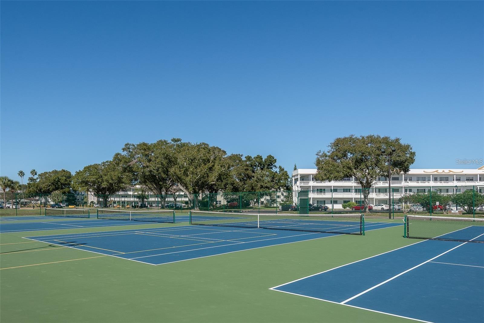 ON TOP OF THE WORLD - Residential