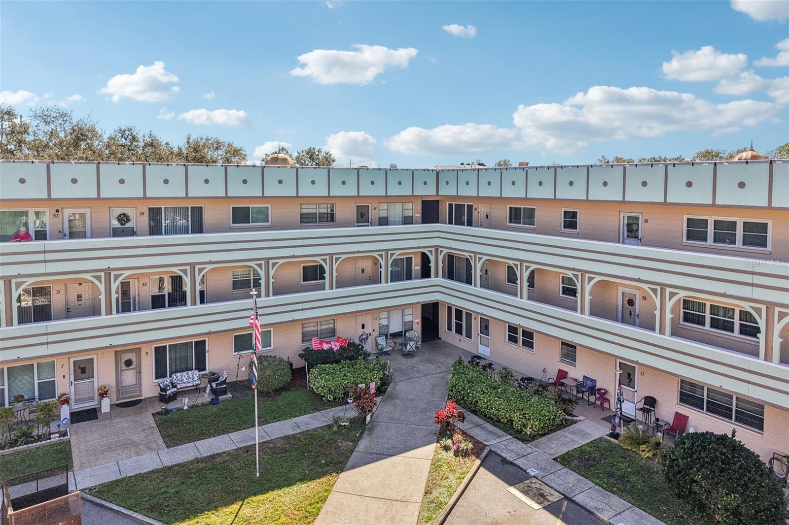 ON TOP OF THE WORLD - Residential