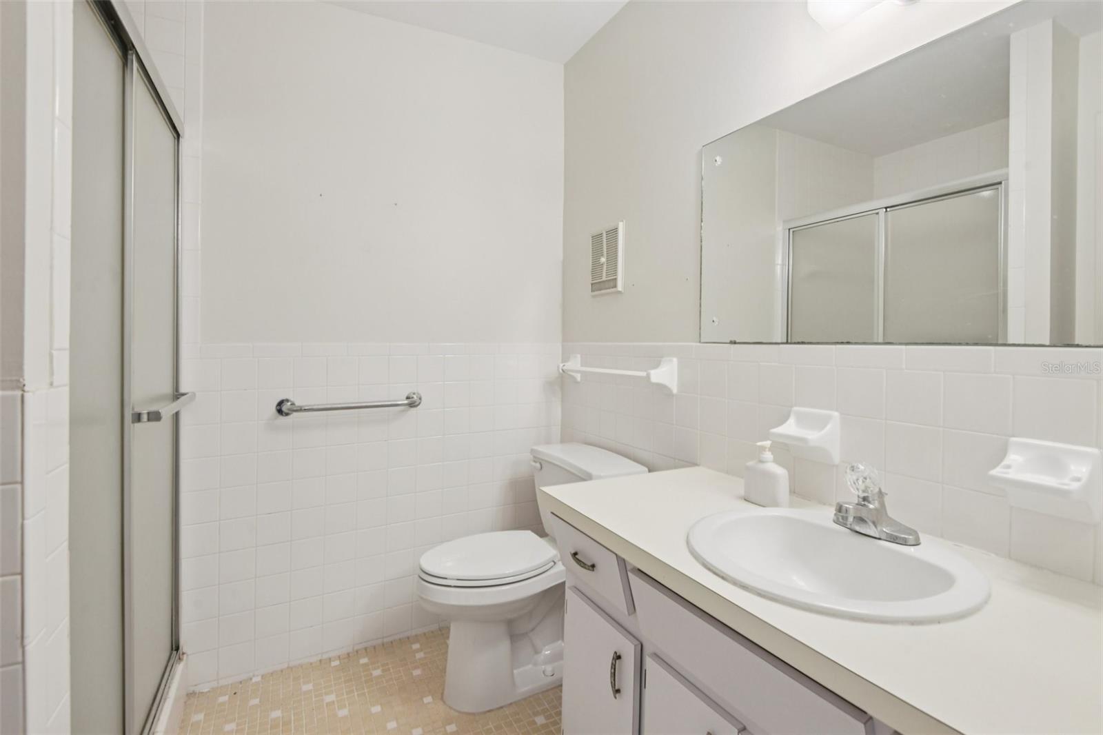 ON TOP OF THE WORLD - Residential