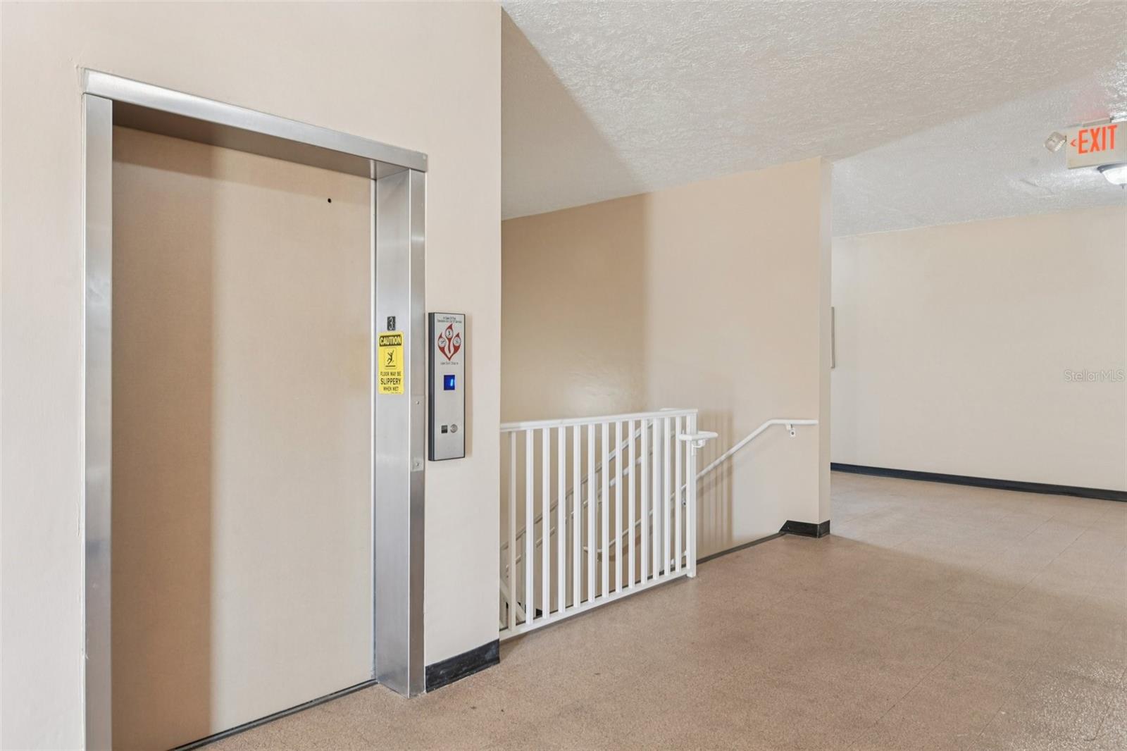 ON TOP OF THE WORLD - Residential