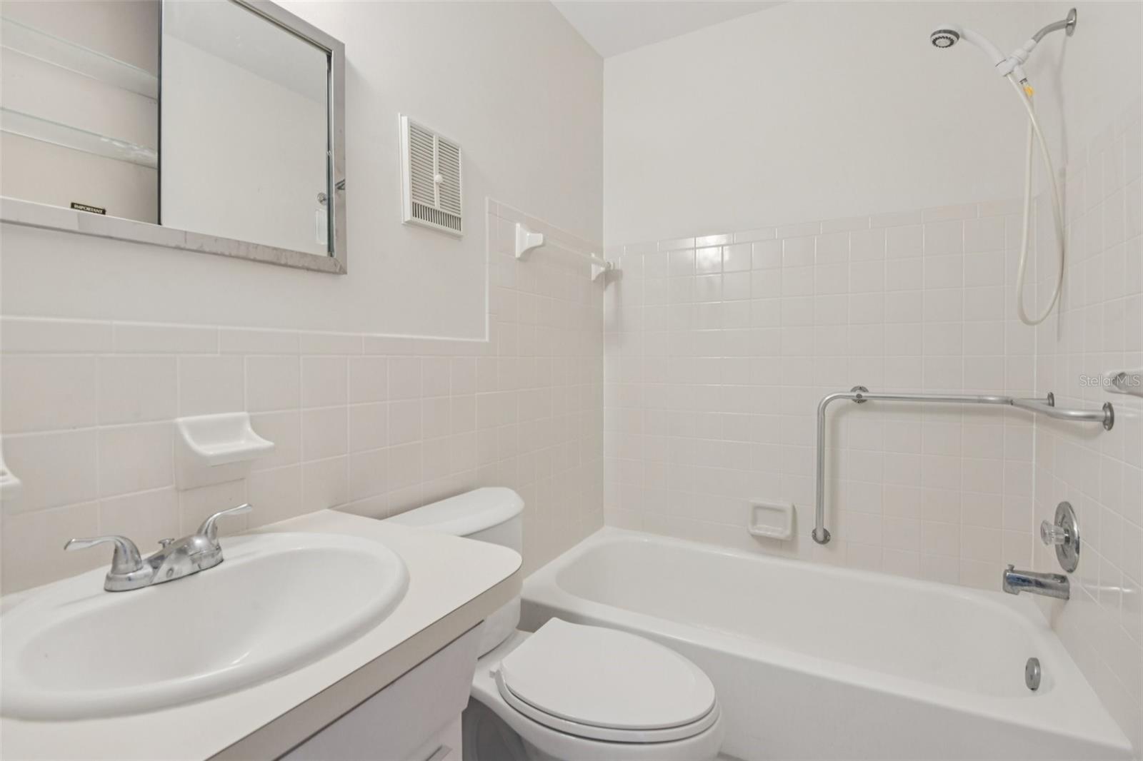 ON TOP OF THE WORLD - Residential